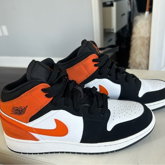 Air Jordan 1 Mids GS’ Shattered Backboard 5.5 - Picture 3 of 3